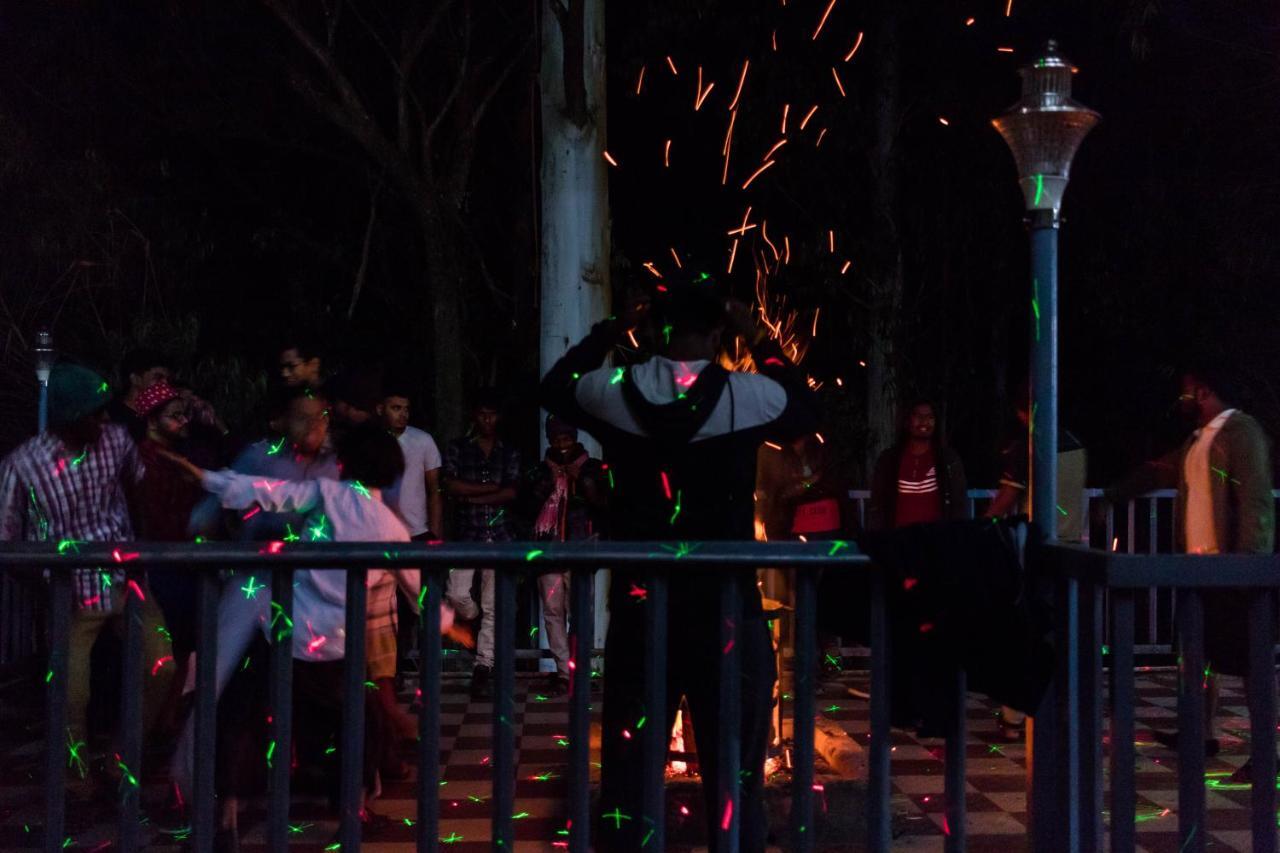 מונאר Eden Holidays Ev מראה חיצוני תמונה